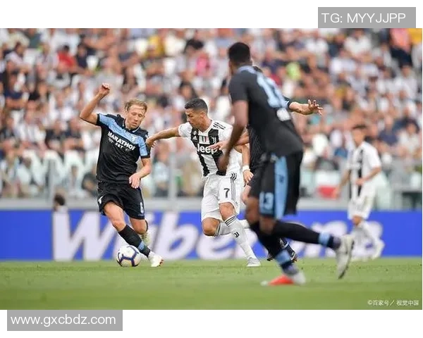 尤文图斯6-2大胜里昂争议判罚引发全场热议与惊喜瞬间